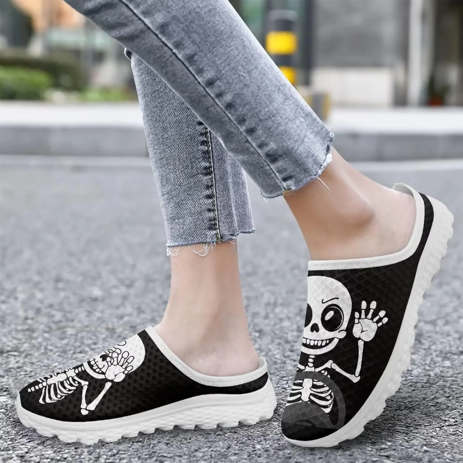 Art Skull Design Women Mesh Mules Memory Foam Flat Anti-Slip Fashion Sneakers Comfortable Slip-On Mule Garden Shoes