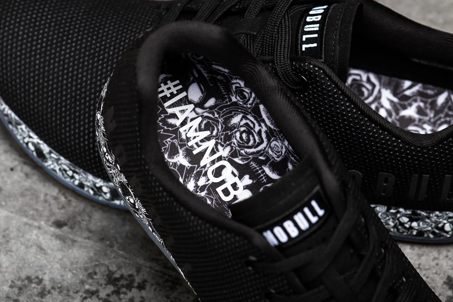 BLACK HEARTS TRAINER (WOMEN'S)