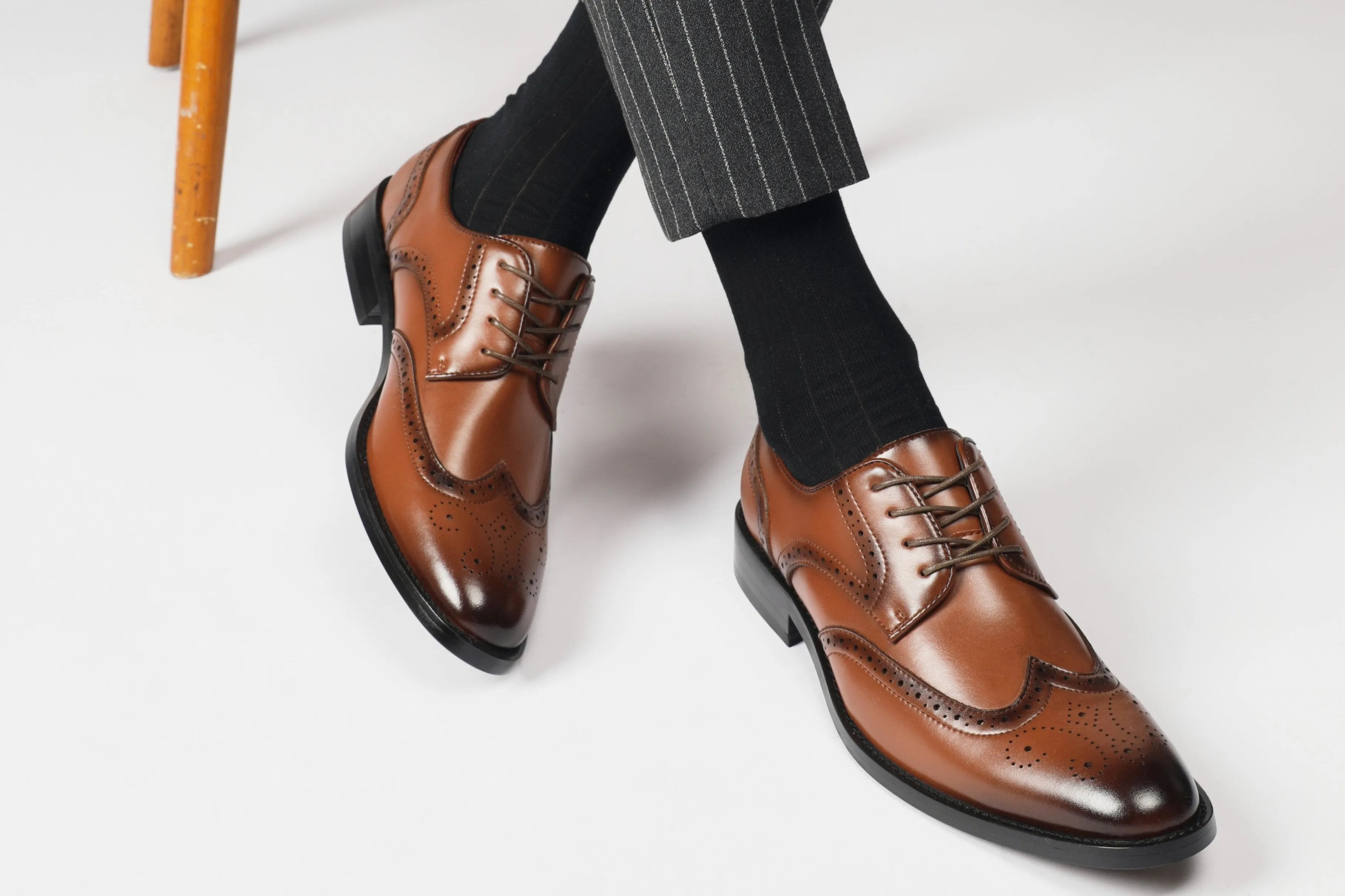British Style Elegant Brogue Leather Derby Shoes
