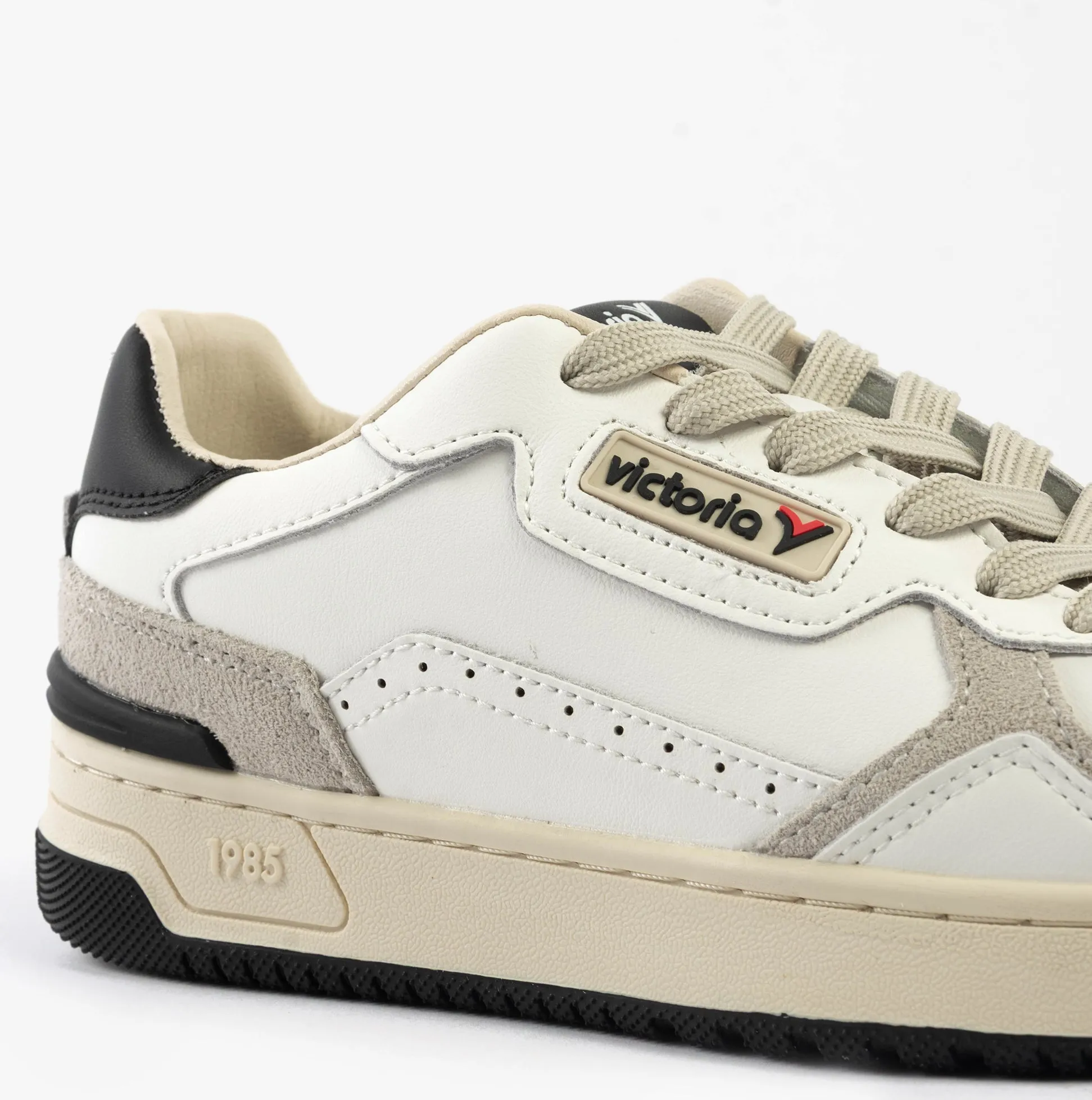 C80 Womens Trainers Negro
