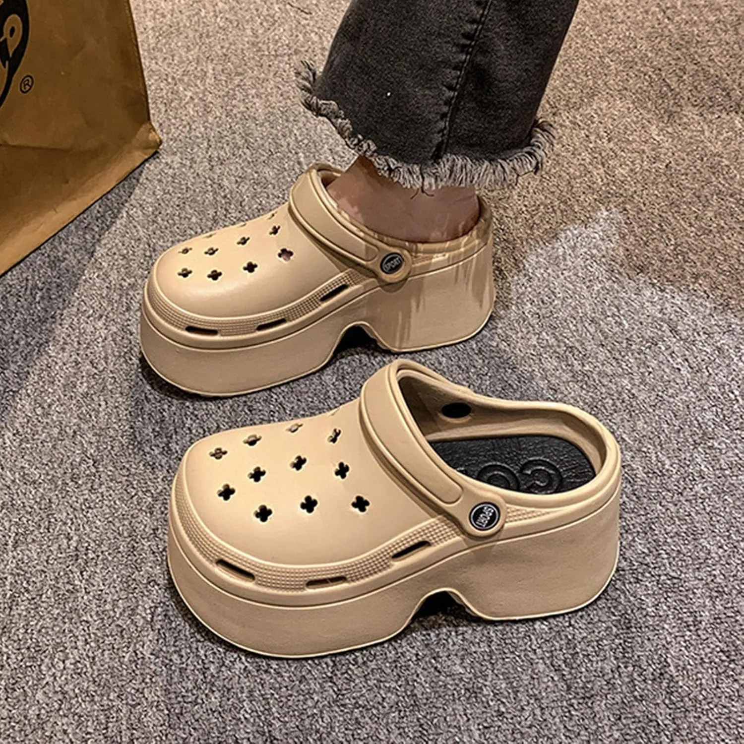 Fashion Women's Platform Clogs Anti Slip Slippers Beach Sandals Gardeners Clogs High Heeled Mule Slippers Gardening Shoes Sandals