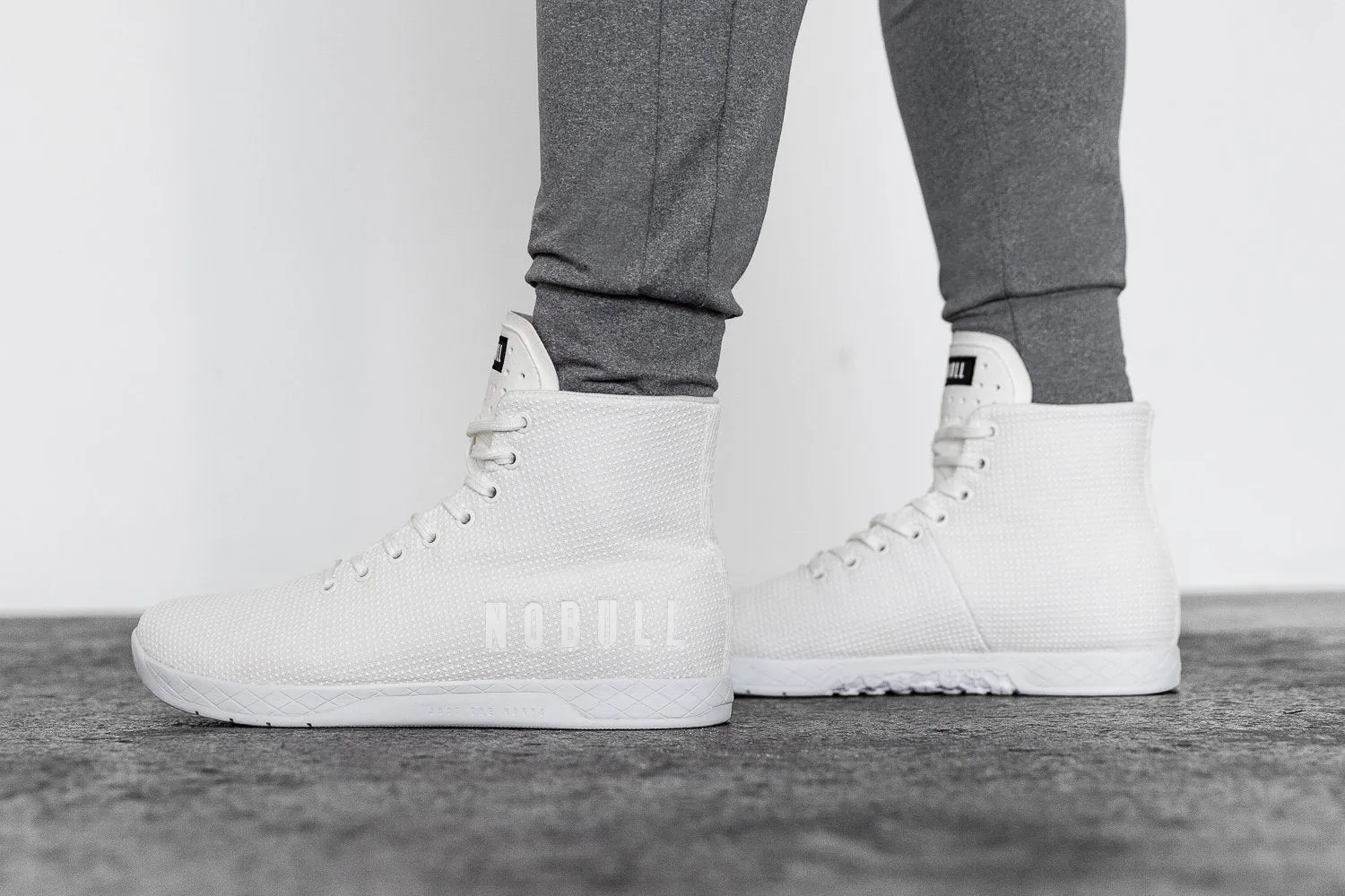 HIGH-TOP WHITE TRAINER (MEN'S)