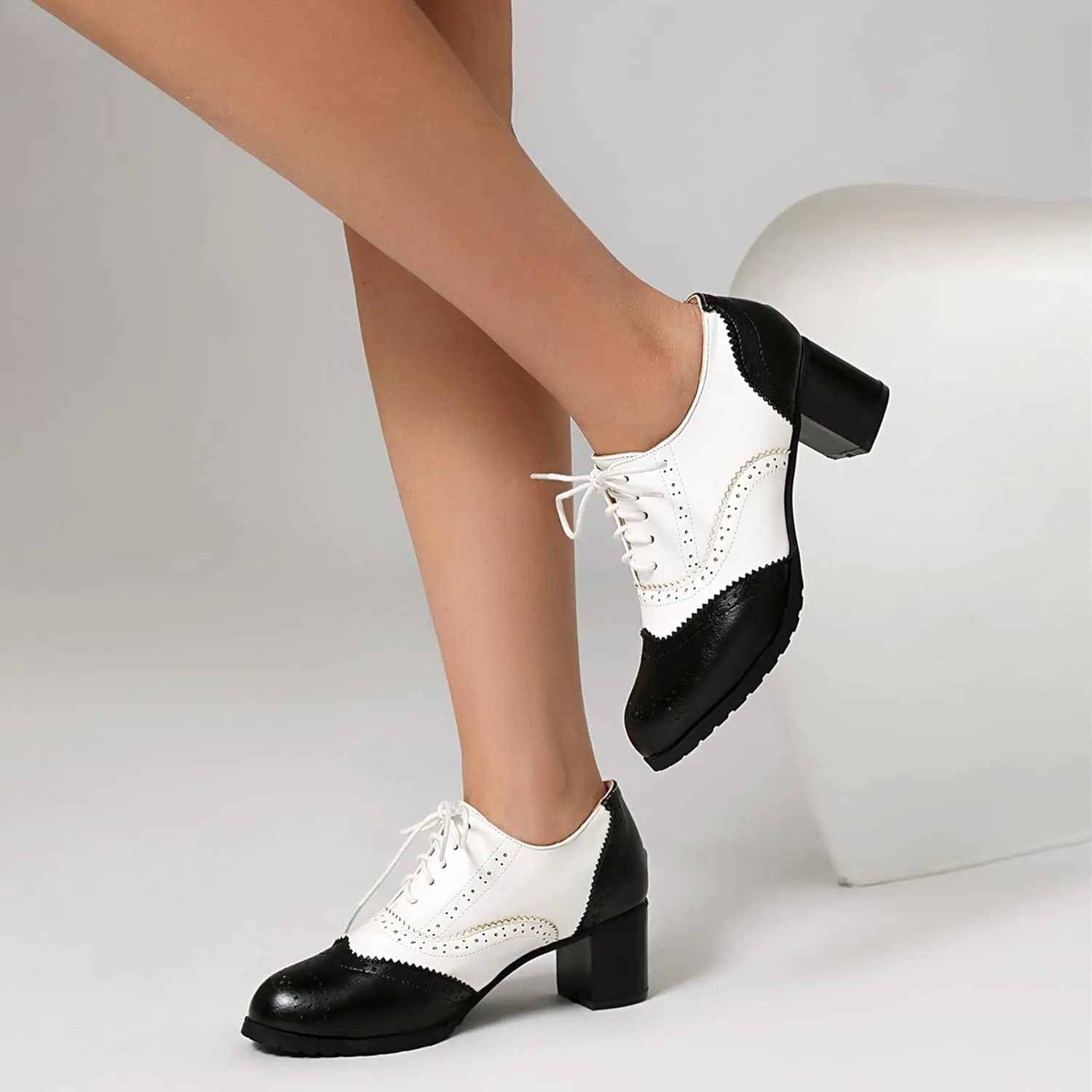 KOKOMOMO Women's Perforated Lace-Up Brogues Chunky Block Heels Wingtip Oxfords Two Tone Saddle British Vintage Derby Shoes