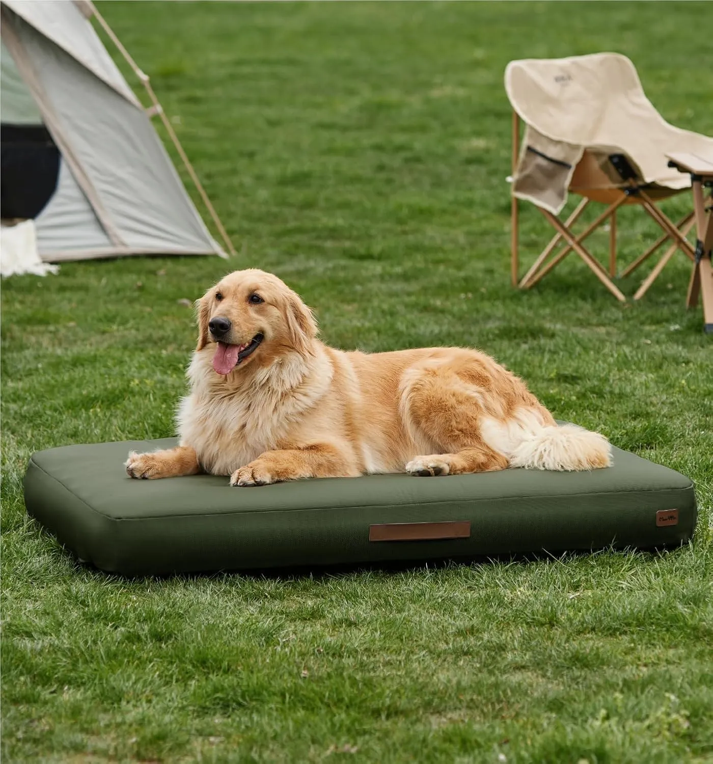 Made4Pets Inflatable Dog Bed Outdoor Waterproof – Self-Inflating Dog Camping Bed for Medium to Large Breeds, Heavy-Duty Oxford Fabric, Foldable Travel Pet Bed with Built-in Pump, Green, 44"x32"x4"