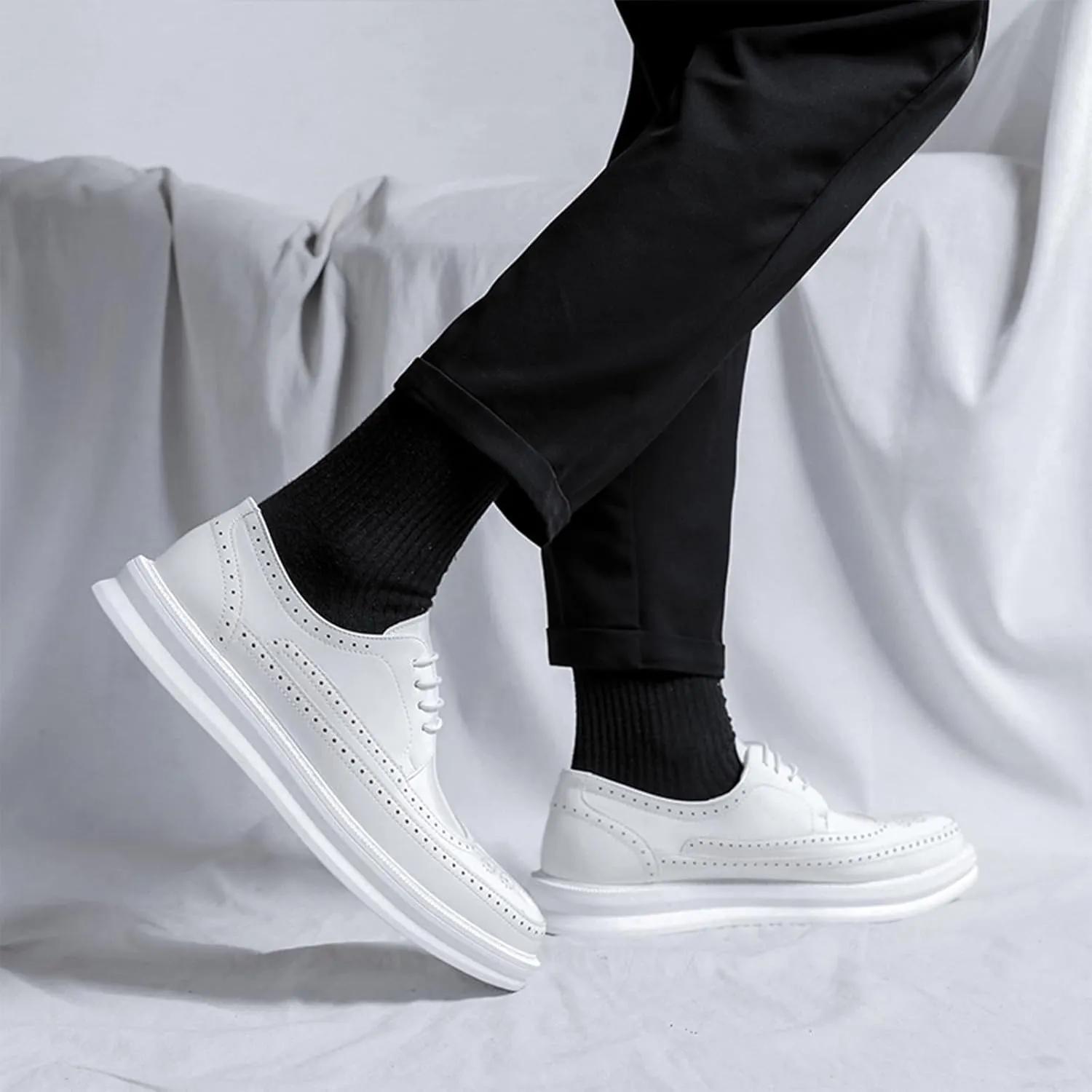 Men's Leather Brogue Wingtip Oxford Sneakers Classic Lace-Up Perforated Low Top Derby Shoes Casual Office Work Formal Dress Shoes