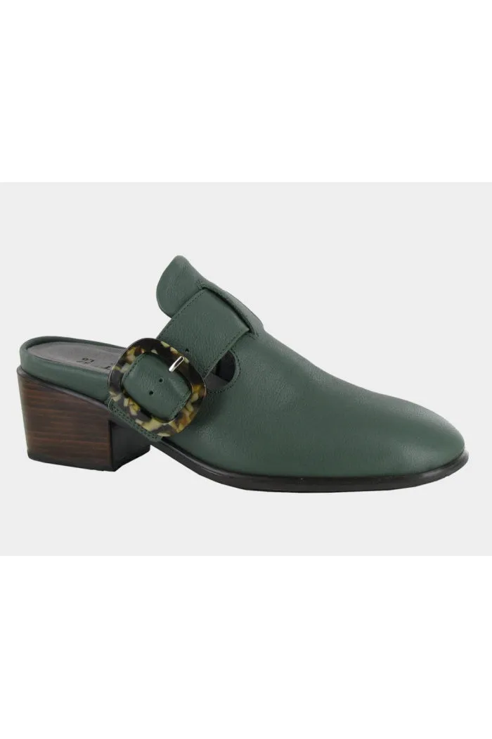 NAOT CHOICE CLOG