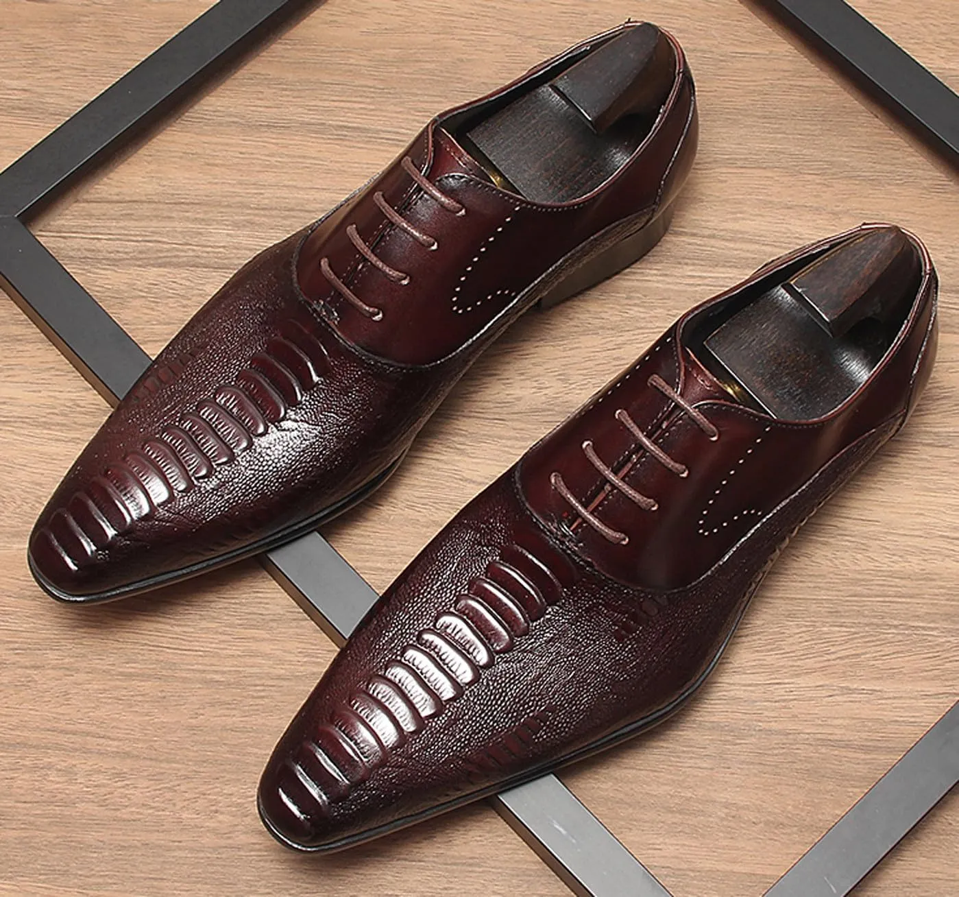 Santimon Men’s Leather Oxford Dress Shoes – Classic Lace-Up Formal Derby Shoes with Crocodile Embossed Detailing, Anti-Slip Sole & Cushioned Insole for Business, Wedding & Party