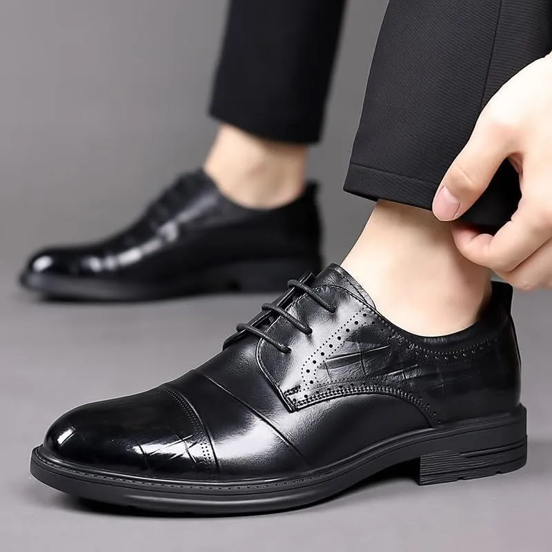 Stylish Men's Brogue Derby Shoes with Perforated Patterns and Cushioned Footbed for Comfort