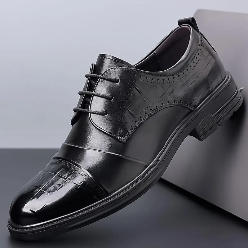 Stylish Men's Brogue Derby Shoes with Perforated Patterns and Cushioned Footbed for Comfort