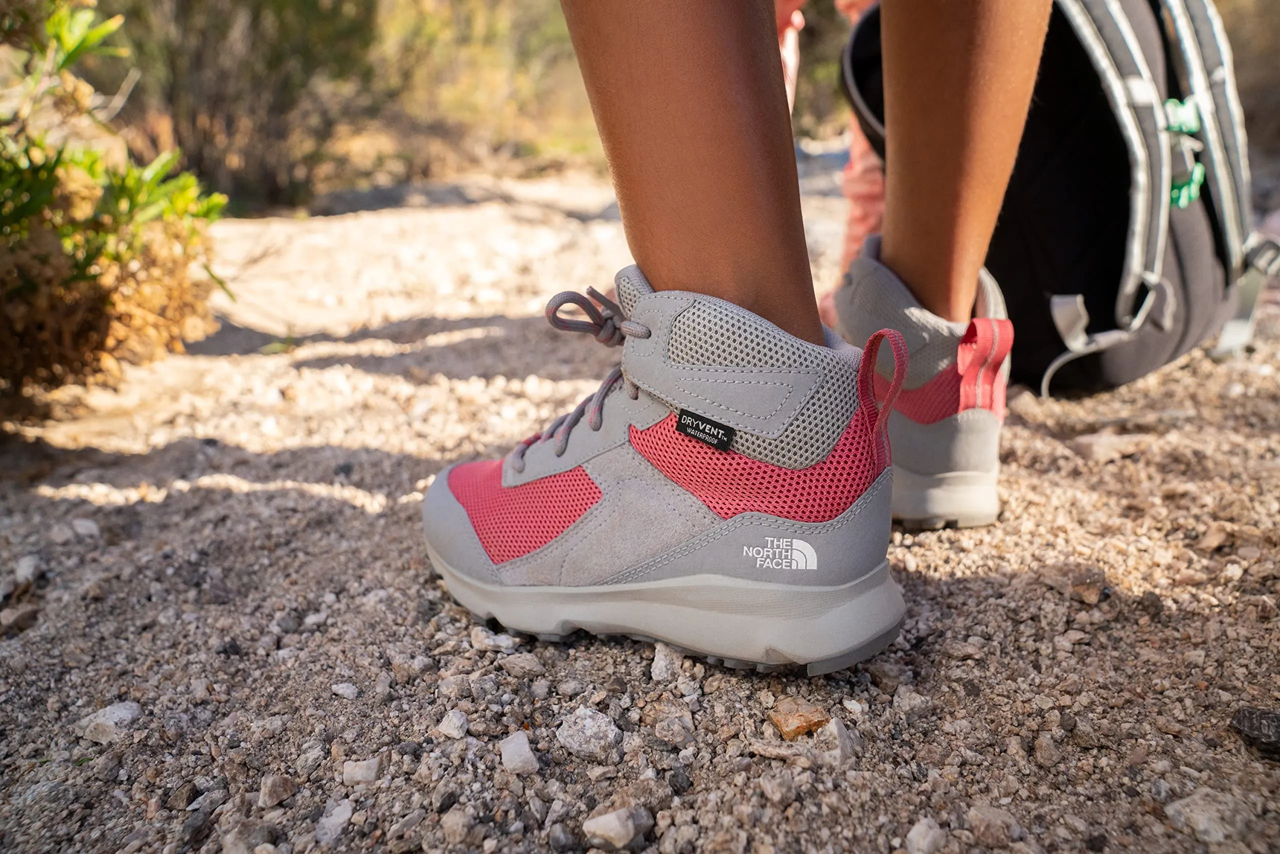 The North Face Hedgehog Hiker II Mid Waterproof (Little Kid/Big Kid) Meld Grey/Slate Rose 1.5 Little Kid M