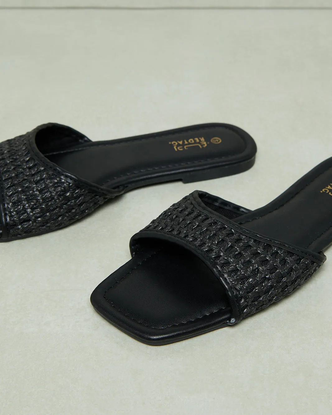 Women Black Textured Mule